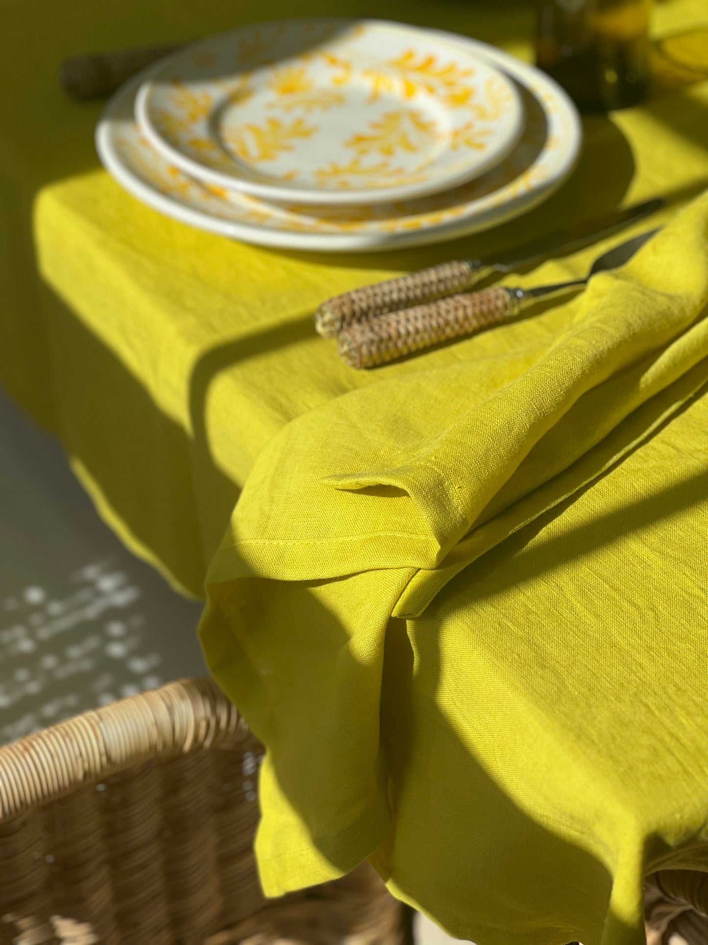 Charlotte Linen Tablecloth Lime