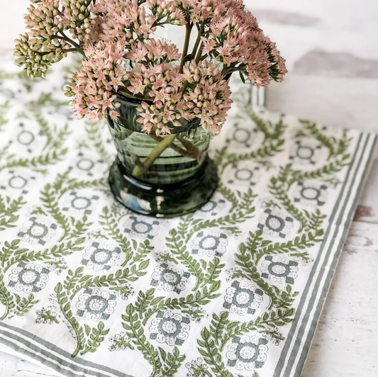 Villa Vaux Grand Tablecloth - Pewter and Green