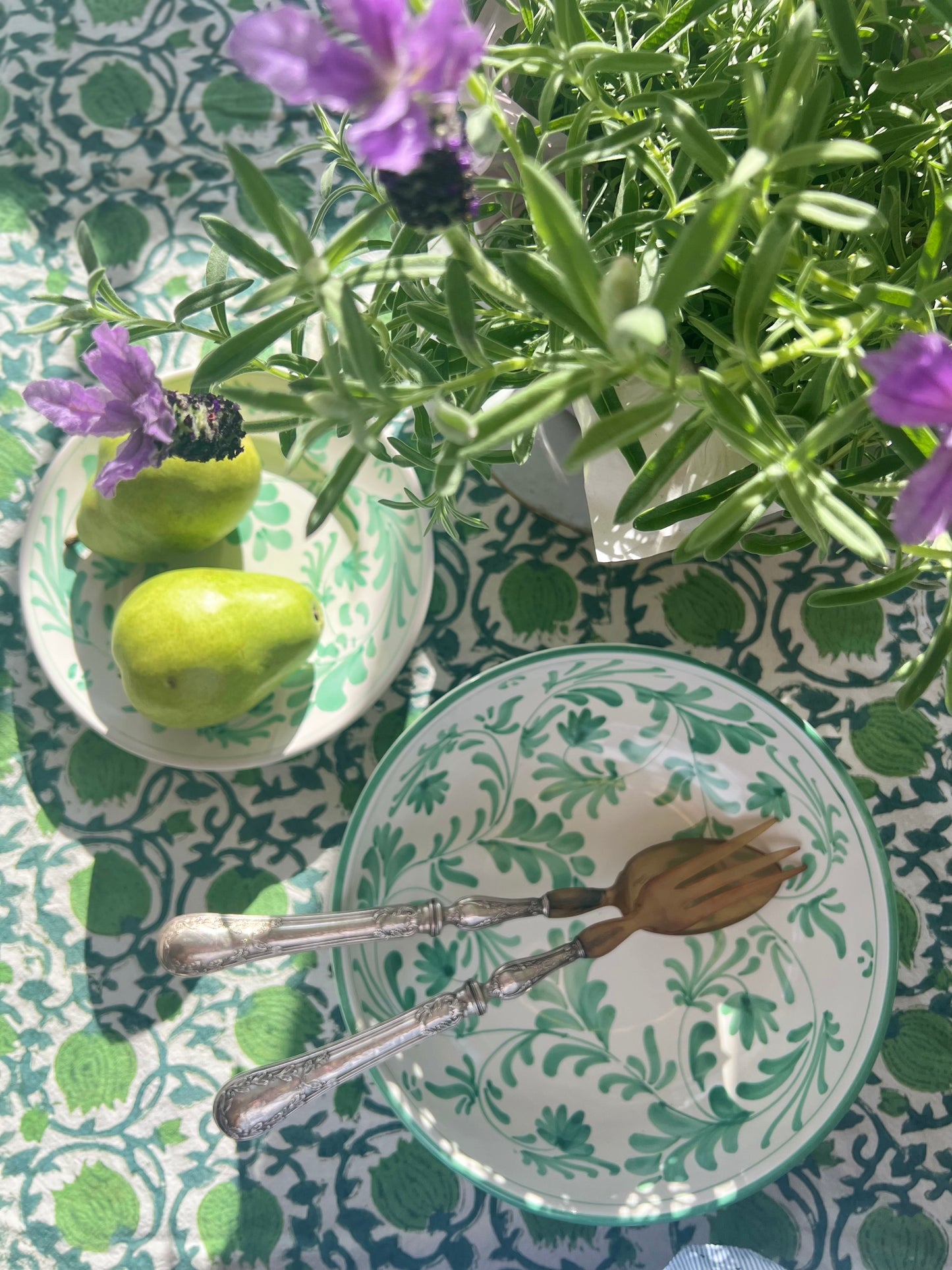 Green Tulip Floral Block Print Second-Hand Tablecloth