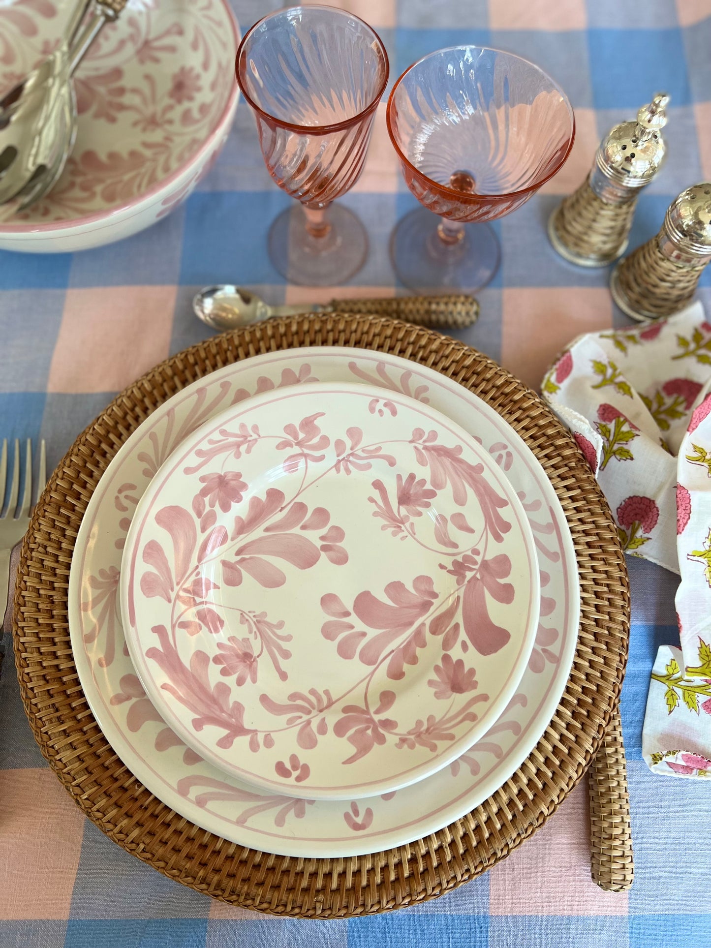 Checkered Monogrammed Second Hand Tablecloth with Napkins