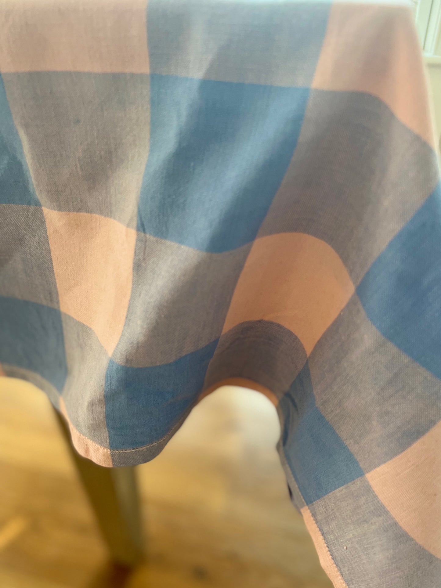 Checkered Monogrammed Second Hand Tablecloth with Napkins