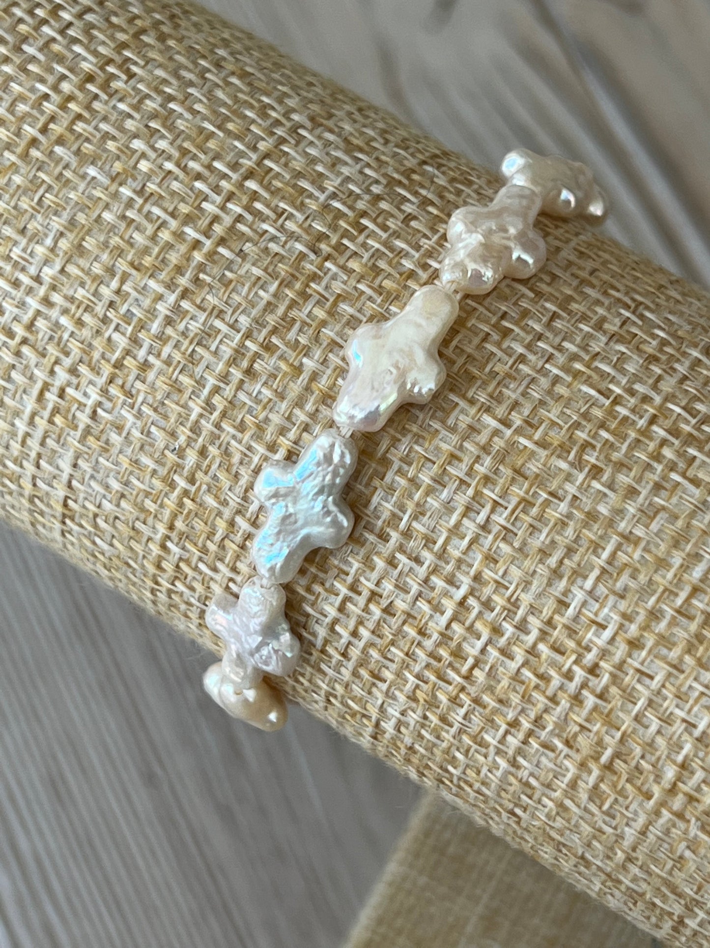 Lili Pearl Cross Stretch Bracelet