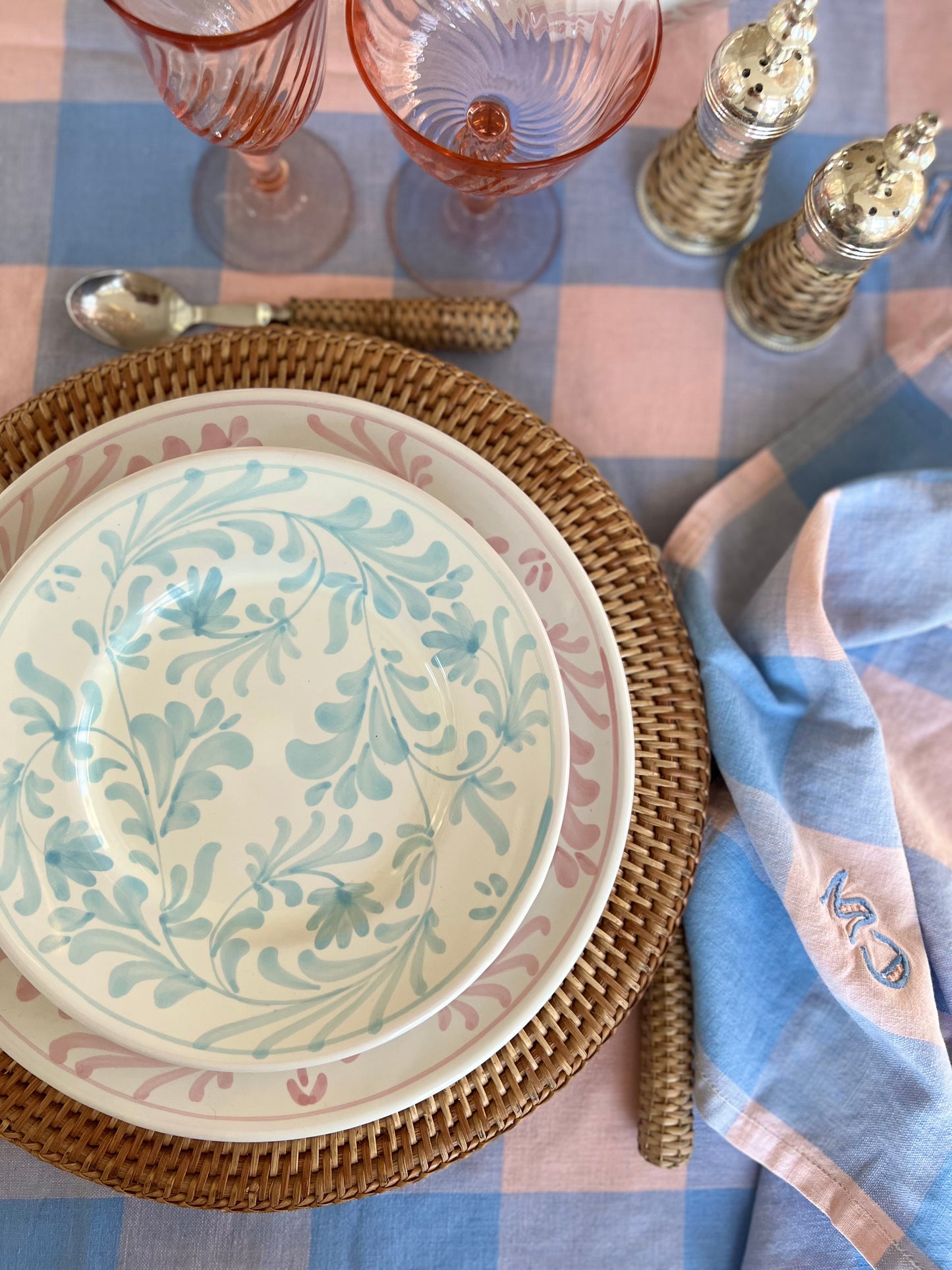 Checkered Monogrammed Second Hand Tablecloth with Napkins