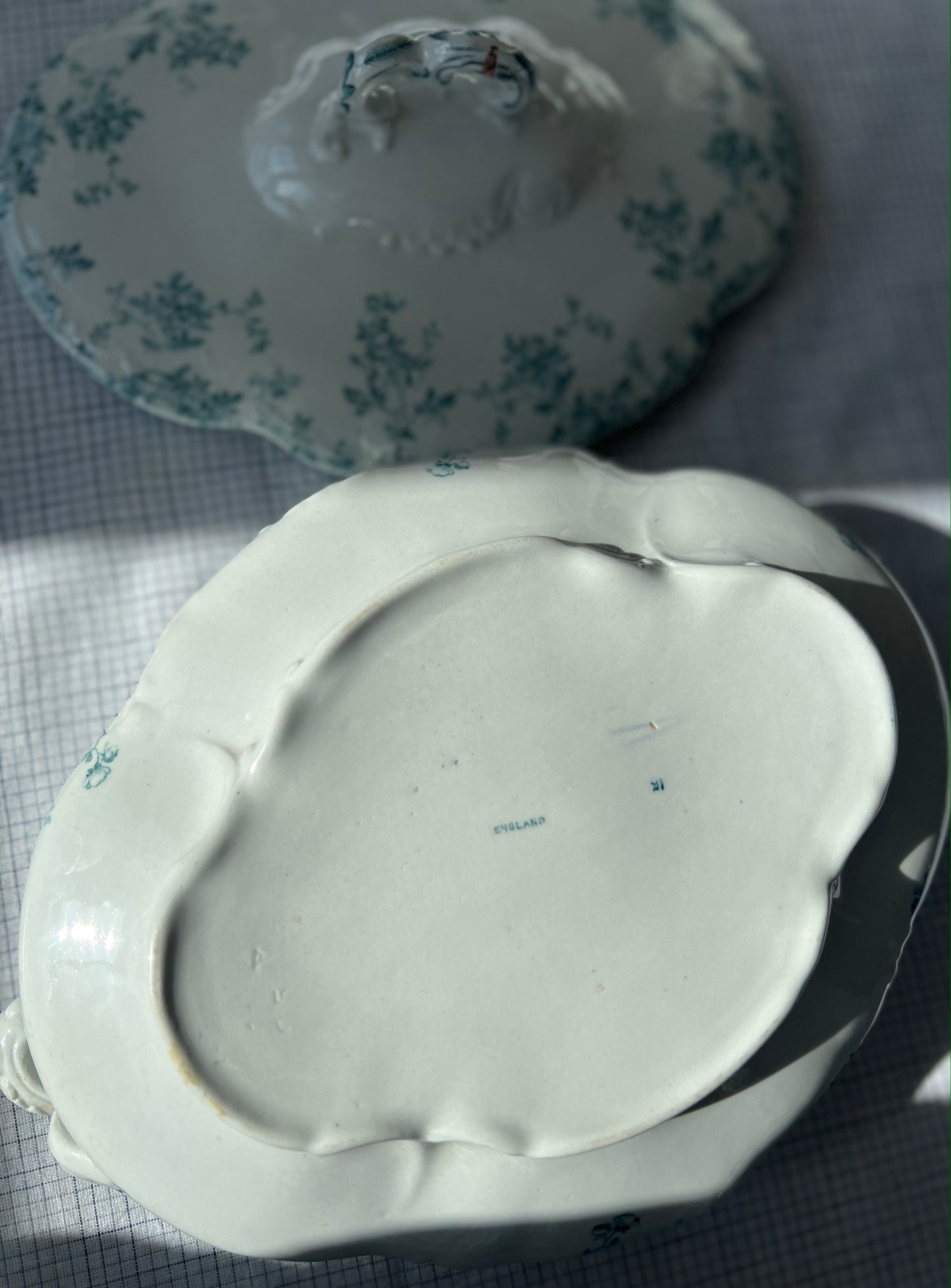 Vintage British Porcelain: Petite Vegetable Dish & Sauce Boat Set